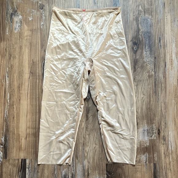 SPANX Intimates & Sleepwear Spanx Capri Shapewear Poshmark